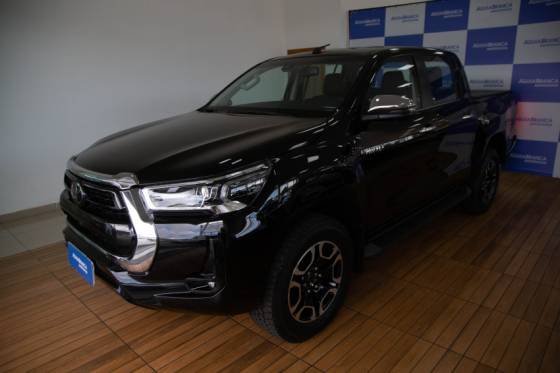 TOYOTA HILUX 2.8 D-4D TURBO DIESEL CD SRX 4X4 AUTOMÁTICO